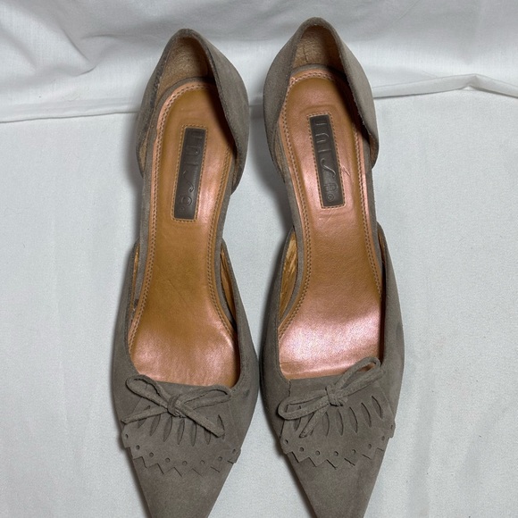 UNISA Women's Gray Suede heels sz 7.5 - Picture 1 of 9